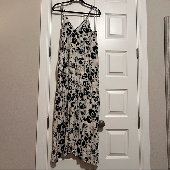 lovestitch Print Maxi Dresses - Bundle of 4 with flaws - SEE DESCRIPTION! - Picture 9 of 16